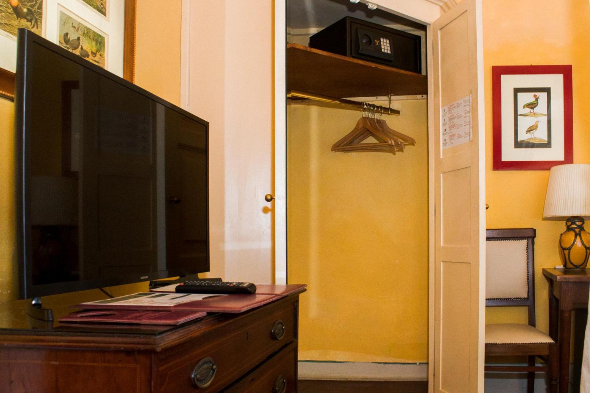 Antica Dimora Firenze Bed & Breakfast Bagian luar foto