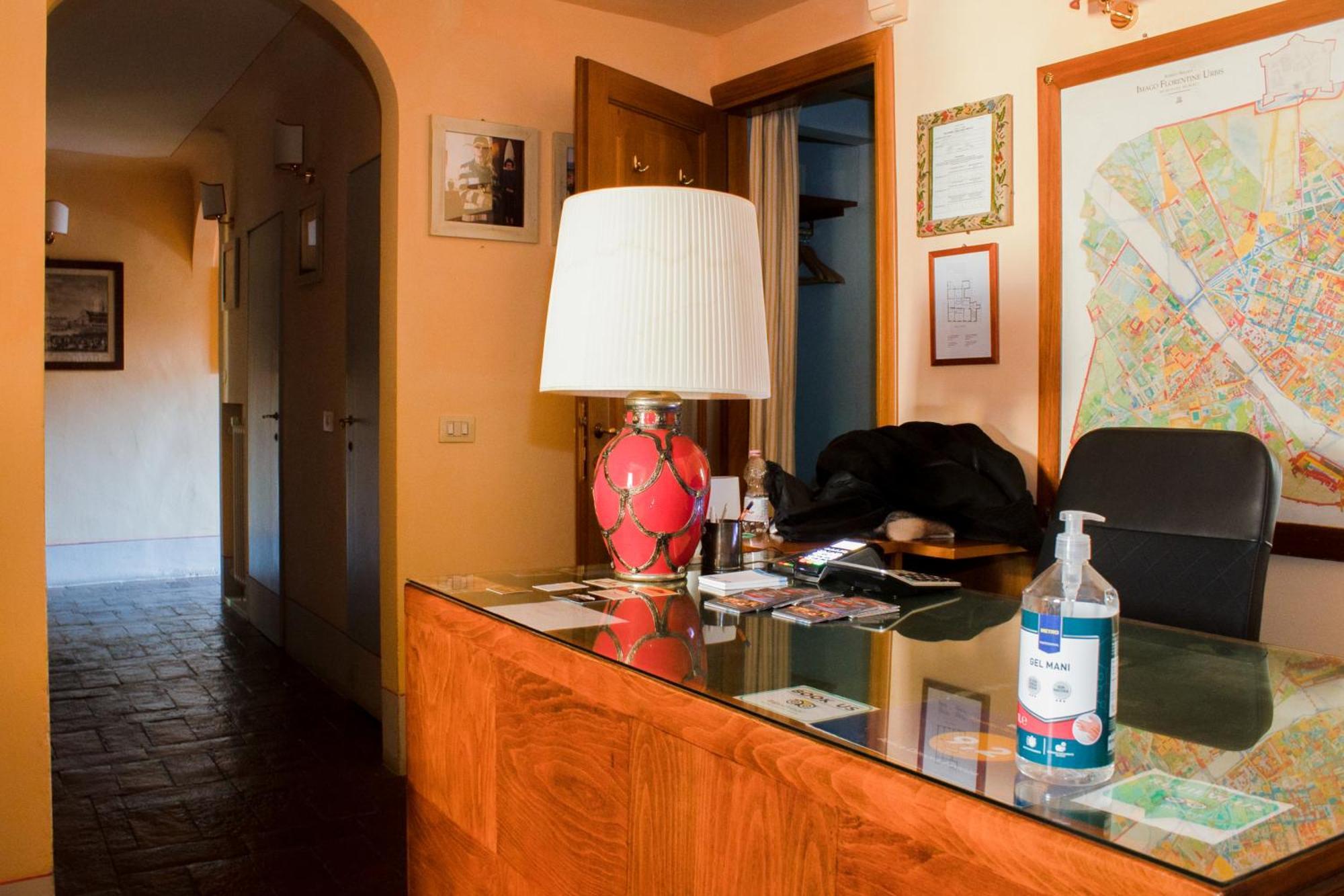 Antica Dimora Firenze Bed & Breakfast Bagian luar foto