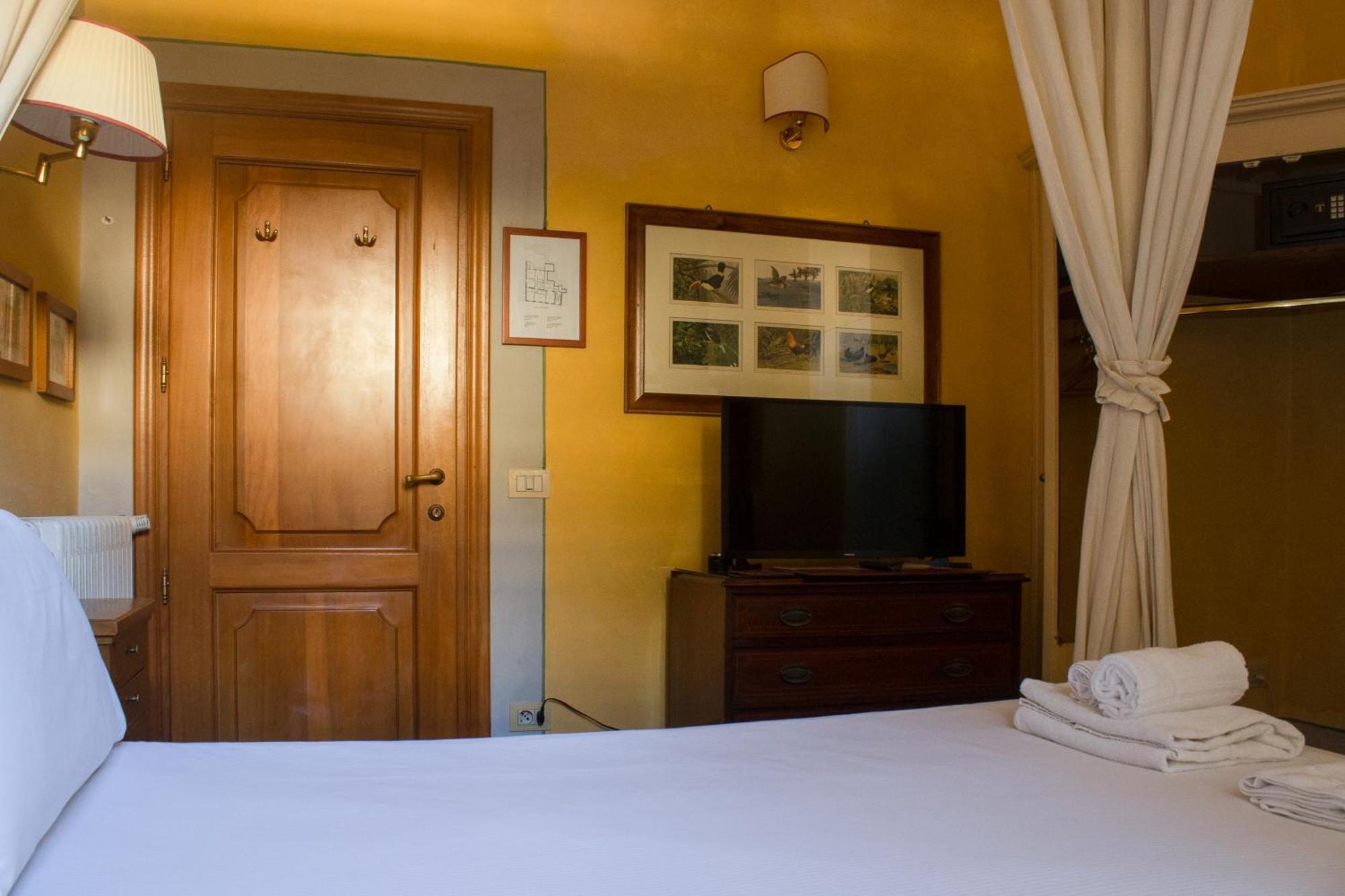 Antica Dimora Firenze Bed & Breakfast Bagian luar foto