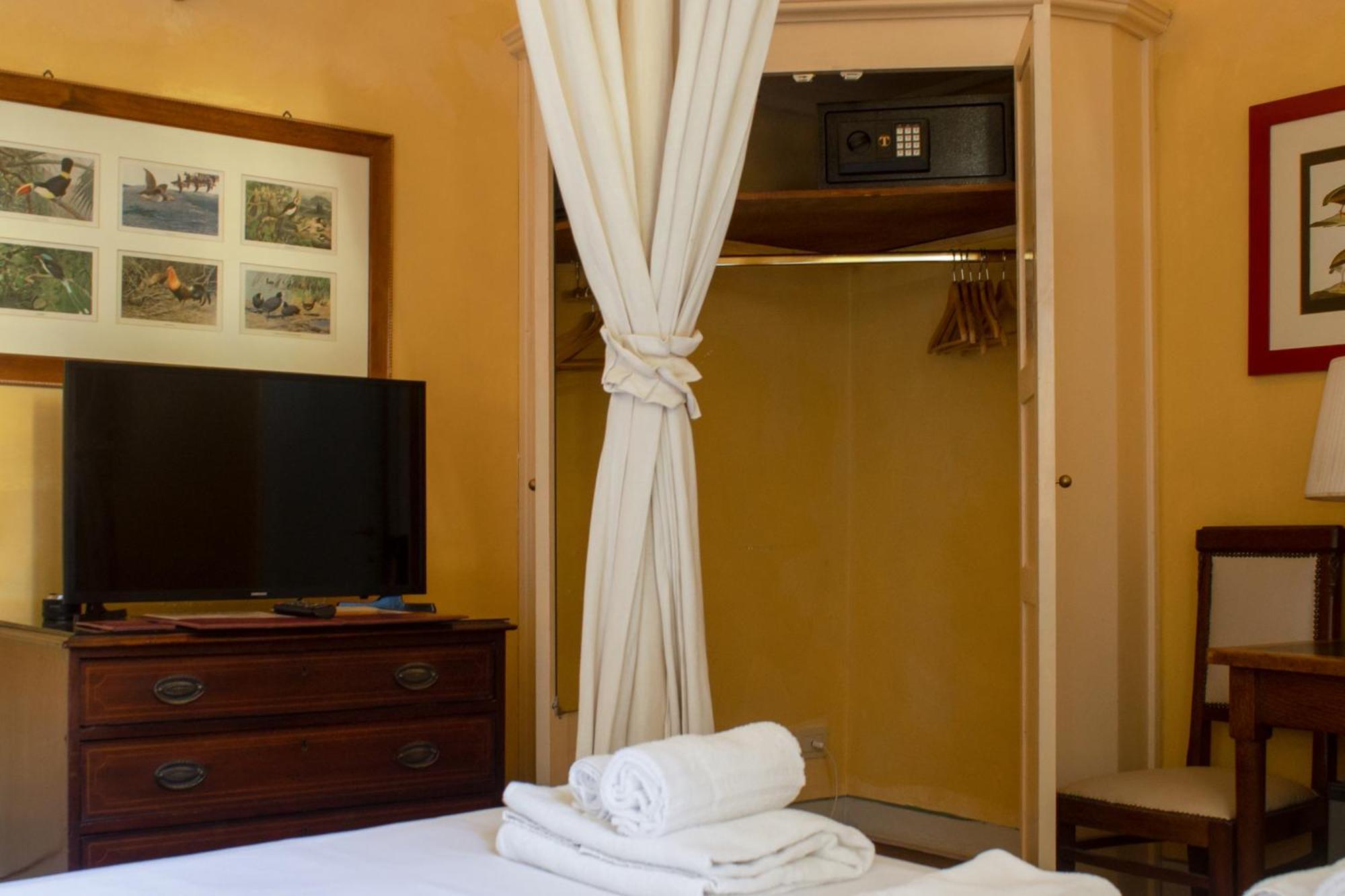 Antica Dimora Firenze Bed & Breakfast Bagian luar foto